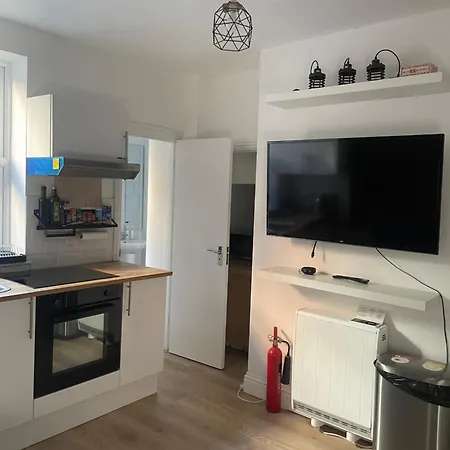 Apartment Little Victorian Conversion London