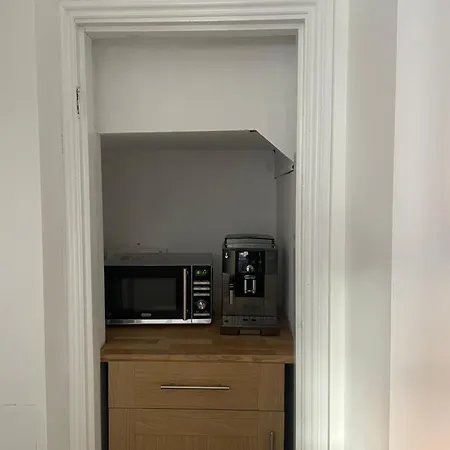 Apartment Little Victorian Conversion *