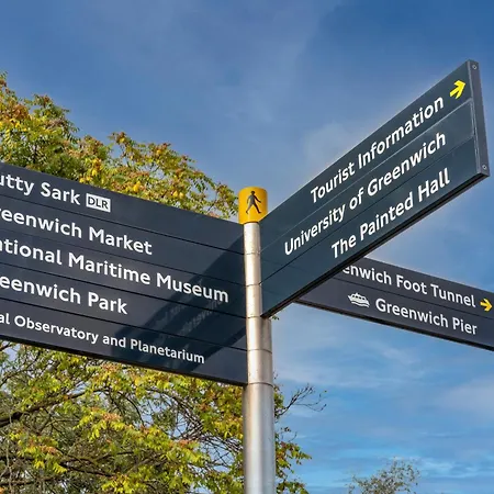 Modern 2-bed In Greenwich - Prime Location Near Cutty Sark & Excellent Transport Links
