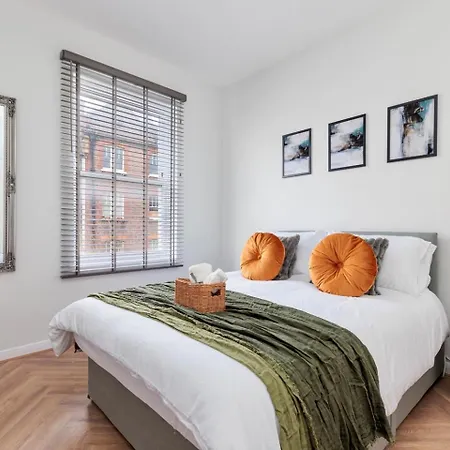 Modern 2-bed In Greenwich - Prime Location Near Cutty Sark & Excellent Transport Links Apartment London