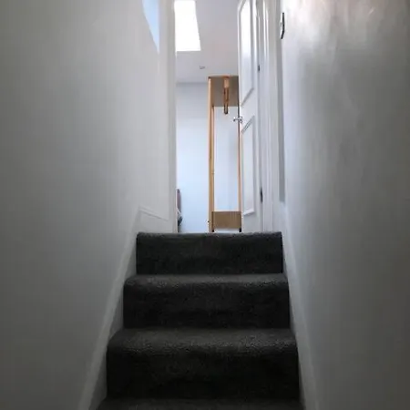 Homestay Shared House - Private With Dedicated Guest Bathroom Near Paddington