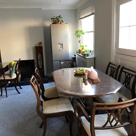 Shared House - Private With Dedicated Guest Bathroom Near Paddington Homestay *