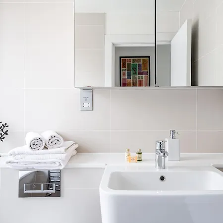 公寓 Chic 1 Bed Kings Cross Farringdon 4 Guests 伦敦