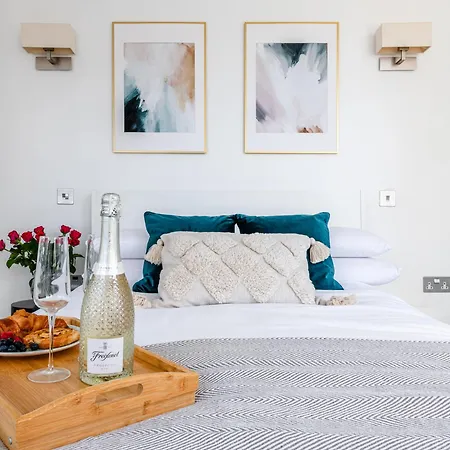 Chic 1 Bed Kings Cross Farringdon 4 Guests * 伦敦