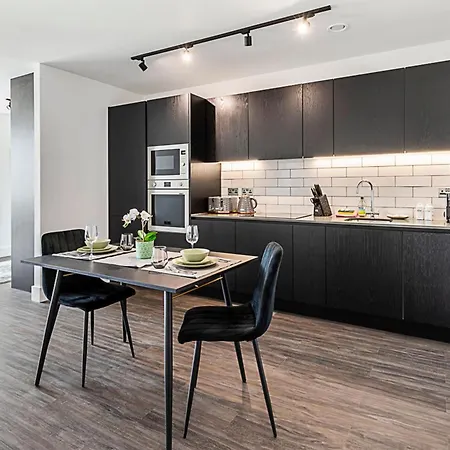 Stunning Studio Apartment *