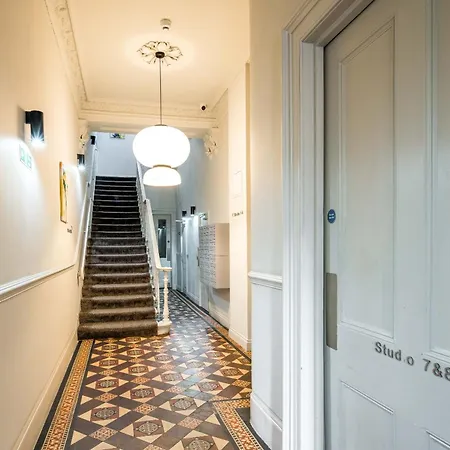 Hyde Park By Sleepy Apartment