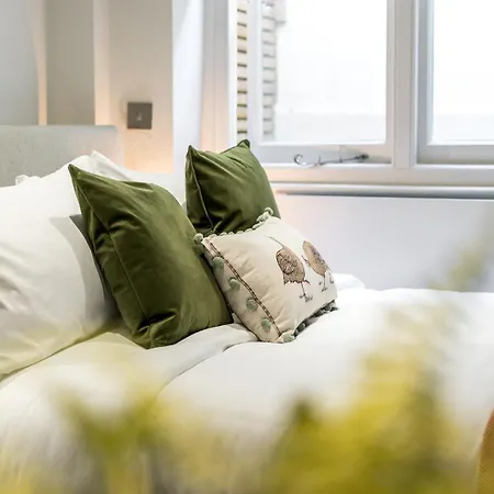 Hyde Park By Sleepy Apartment