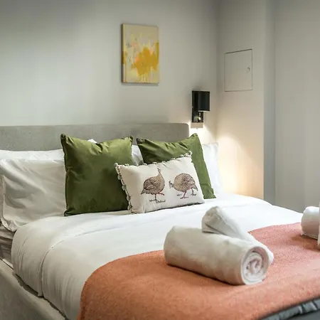 Hyde Park By Sleepy Apartment