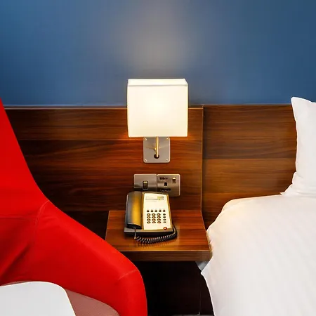 Holiday Express - Excel By Ihg London