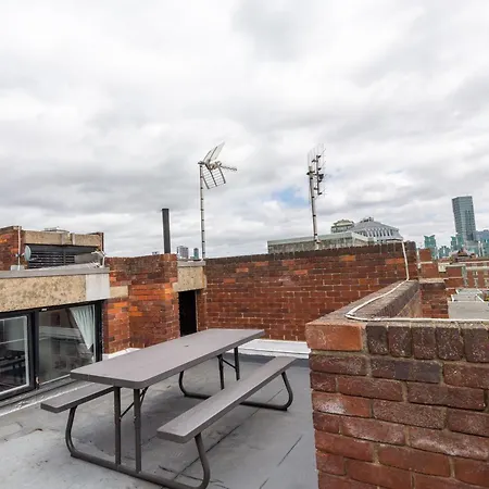 Unique Spacious Central 3 Bedroom With Rooftop Terrace Appartement