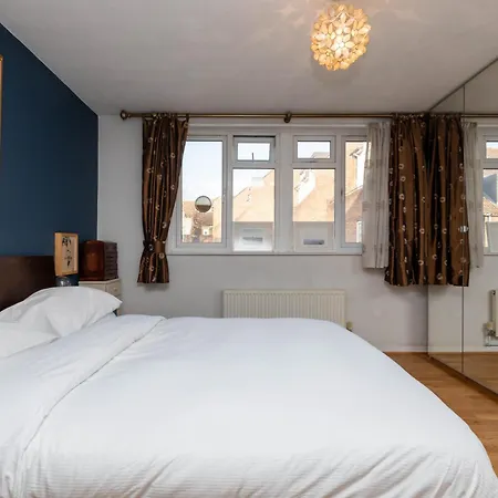 Battersea 2 Bedroom Flat Apartment