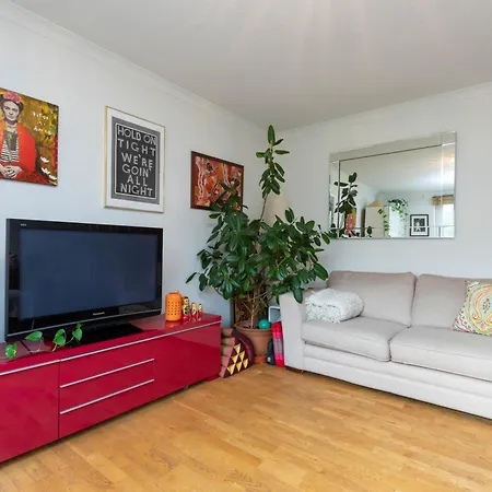 Battersea 2 Bedroom Flat Apartment London