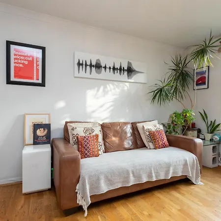 Battersea 2 Bedroom Flat London
