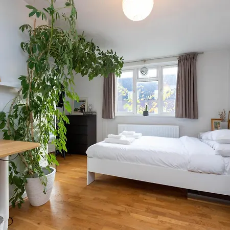 Battersea 2 Bedroom Flat Apartment London