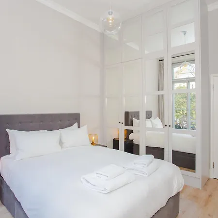 Apartment Modern & Spacious 1 Bedroom In London