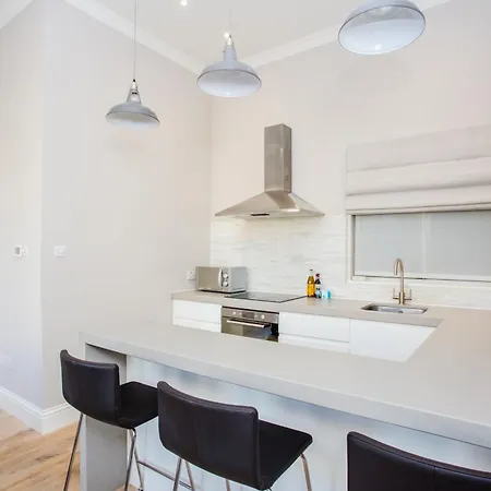 Modern & Spacious 1 Bedroom In London