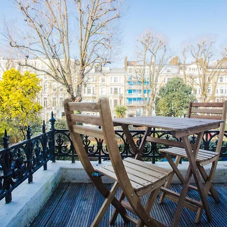 Modern & Spacious 1 Bedroom In