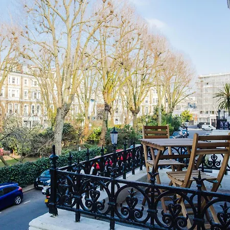 Apartment Modern & Spacious 1 Bedroom In London