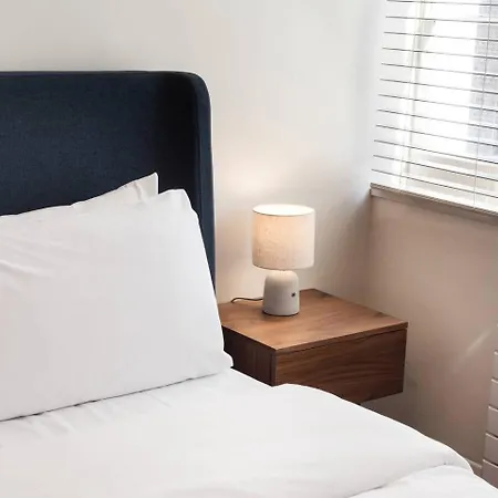 Elegant Airy 2 Bedroom Flat In Paddington London