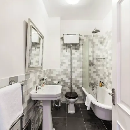 Apartment Elegant Airy 2 Bedroom Flat In Paddington *