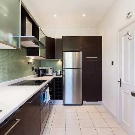 Elegant Airy 2 Bedroom Flat In Paddington Apartment
