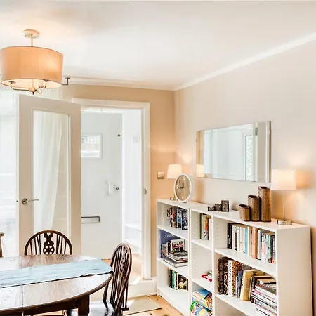 Apartment Homely 4 Bedroom House In Brixton London