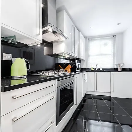 Stylish 1 Bedroom In Amazing Soho Location Apartment