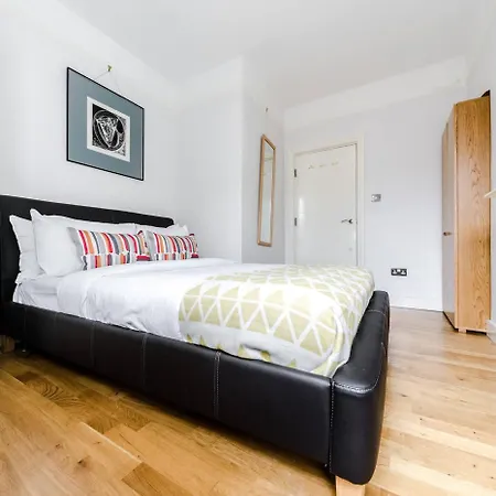 Stylish 1 Bedroom In Amazing Soho Location Apartment London
