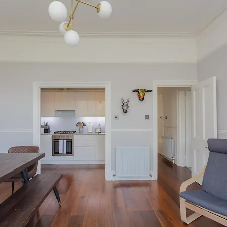 Newly Renovated 3 Bedroom In North West *