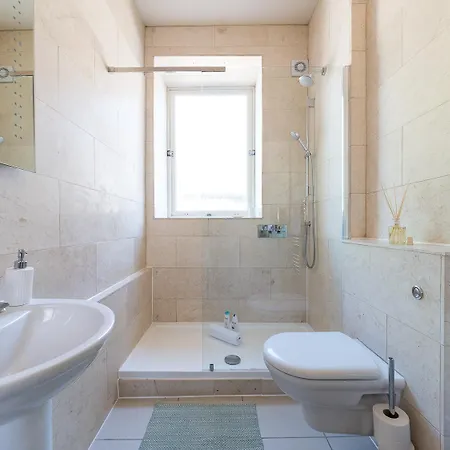 Homely 2 Bedroom Victorian In Hampstead