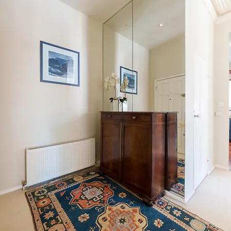Homely 2 Bedroom Victorian In Hampstead *