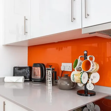 Homely 1 Bedroom In The Heart Of Vibrant Camden Apartment