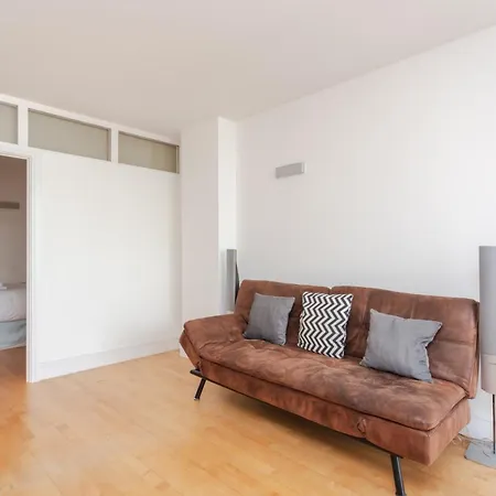 Spacious 2 Bedroom Flat On Bermondsey St London