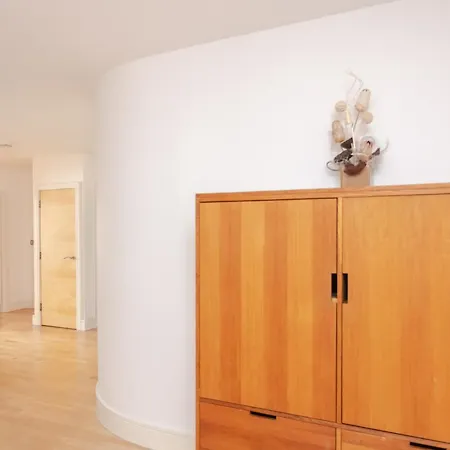 Spacious 2 Bedroom Flat On Bermondsey St * London