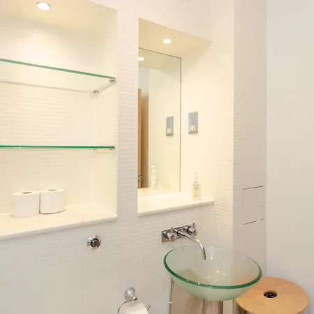 Spacious 2 Bedroom Flat On Bermondsey St