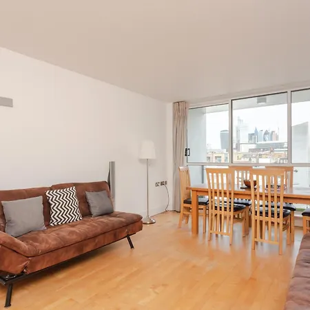 Spacious 2 Bedroom Flat On Bermondsey St * London