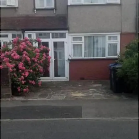 Apartment Nky Sweet 3 Bed House London