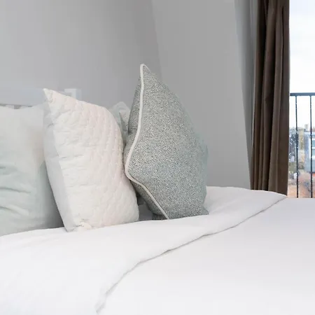 Gorgeous 3 Bedroom In Quaint Southfields