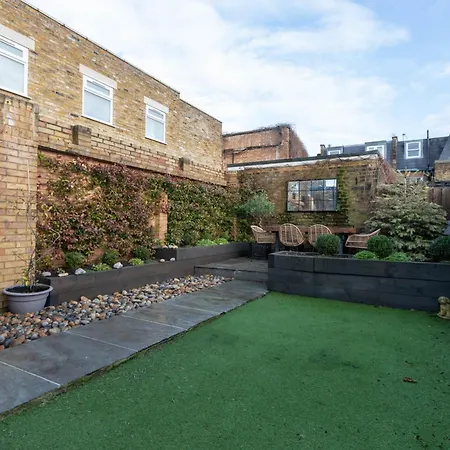 Gorgeous 3 Bedroom In Quaint Southfields *