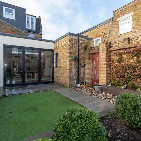 Apartment Gorgeous 3 Bedroom In Quaint Southfields London