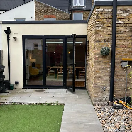 Apartment Gorgeous 3 Bedroom In Quaint Southfields
