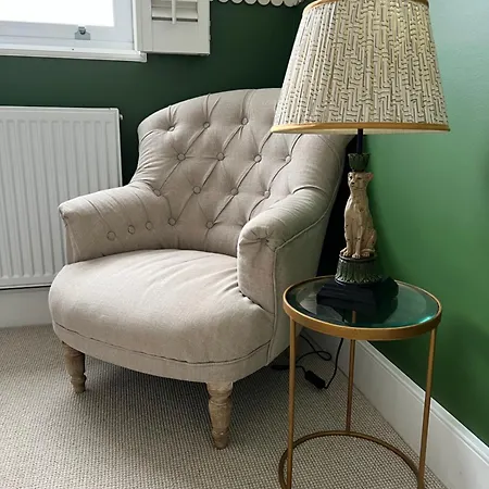 Gorgeous 3 Bedroom In Quaint Southfields *