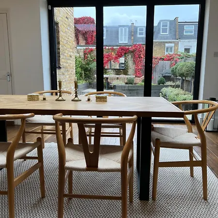 Apartment Gorgeous 3 Bedroom In Quaint Southfields