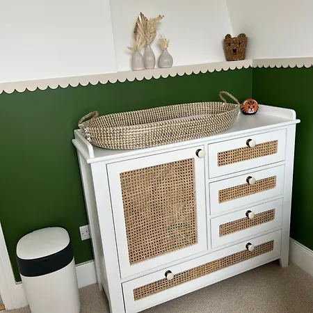 Gorgeous 3 Bedroom In Quaint Southfields *