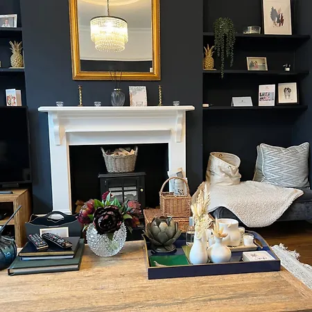 Apartment Gorgeous 3 Bedroom In Quaint Southfields London
