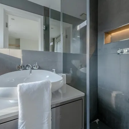 Apartment Modern And Luxurious 2 Bedroom Flat - Barons Court