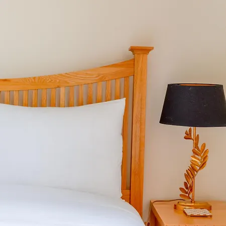 Spacious And 3 Bedroom House In Paddington Apartment *