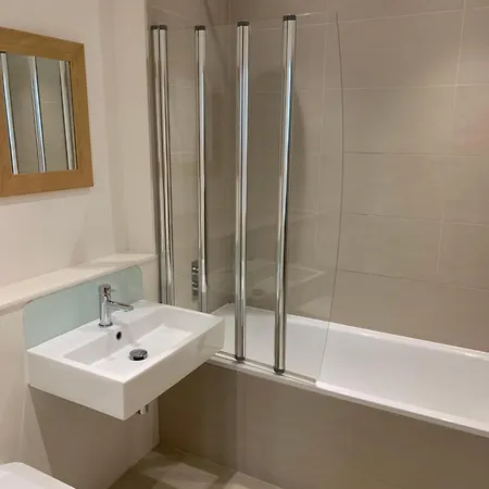 Spacious And 3 Bedroom House In Paddington London