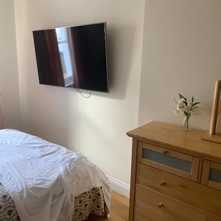 Apartment Spacious And 3 Bedroom House In Paddington *