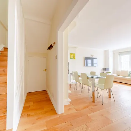 Spacious And 3 Bedroom House In Paddington * London